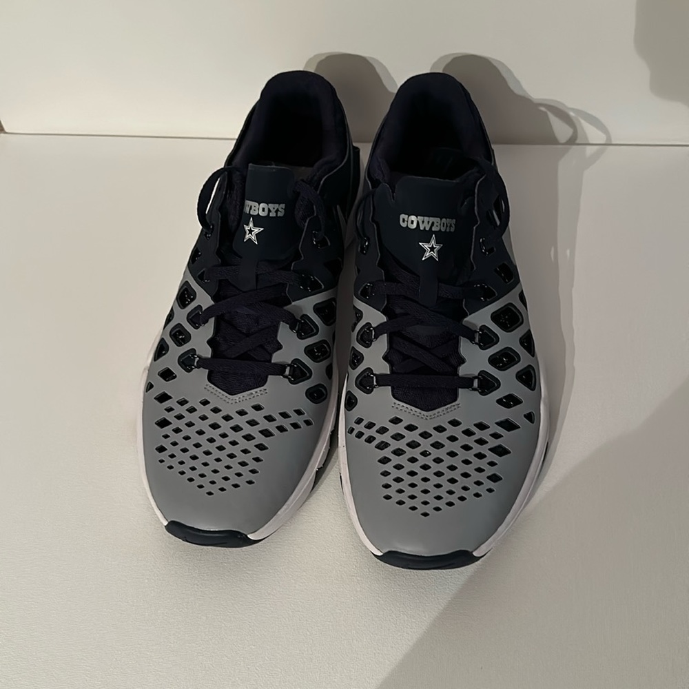 Pre-owned Nike Dallas Cowboy’s sneakers. They are 9.5 men’s size.